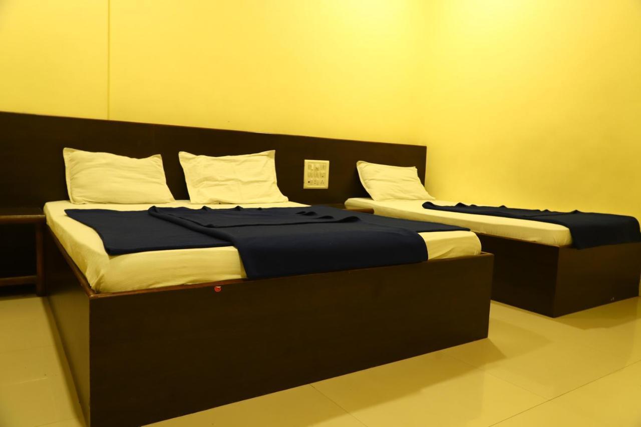 Sai Madhavi Palace Hotel Shirdi Eksteriør billede